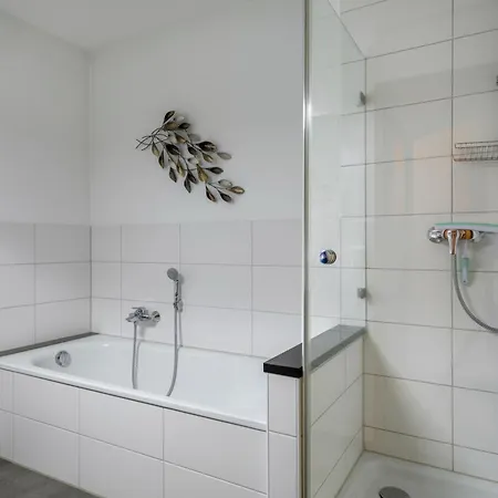 Hotz Am Golfclub 1b