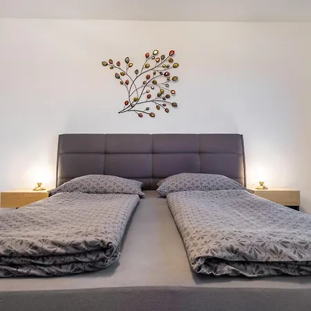 Apartment Hotz Am Golfclub 1b *